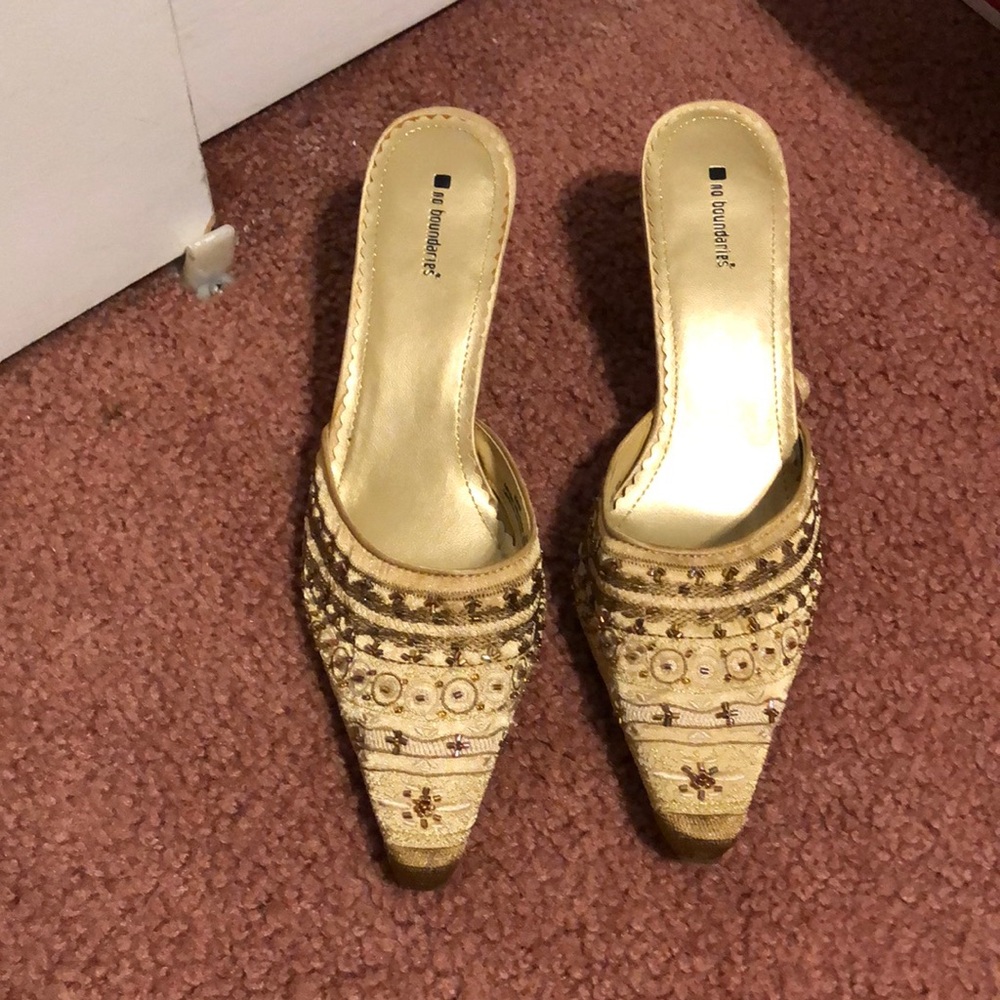 Gorgeous No Boundaries Heels - Picture 1 of 9